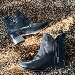 Seychelles Glossy Black Ankle Booties